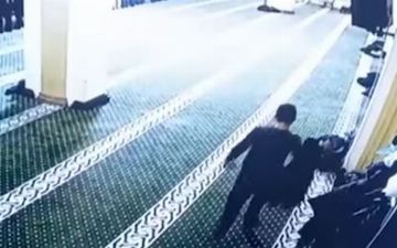 В Ташкенте задержали мужчину, регулярно кравшего телефоны в мечетях 