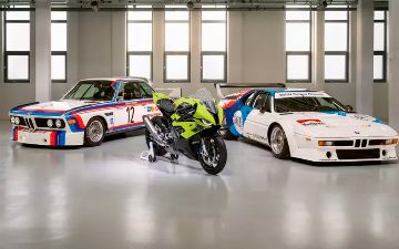 BMW выпустил особый супербайк M 1000 RR 50 Years