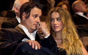 «Люди хотят засунуть мою дочь в микроволновку»: Эмбер Херд об угрозах со стороны фанатов Джонни Деппа