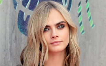 Пользователи обеспокоены состоянием Кары Делевинь из-за ее неадекватного поведения – видео