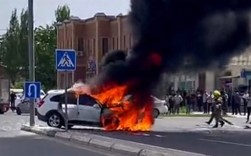 В Кашкадарье Captiva вспыхнула после столкновения с Damas (видео)
