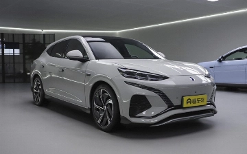 Новинку от Mercedes-Benz и BYD покупают каждые восемь минут с момента премьеры