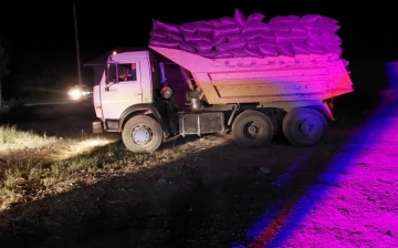 Из Узбекистана в Кыргызстан пытались нелегально провезти семь тонн насвая