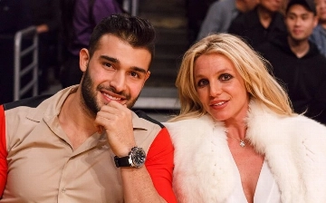 Муж Бритни Спирс потребовал финансовой поддержки