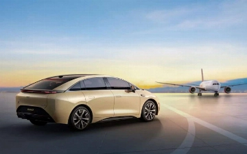 В Китае выпустили автомобиль на основе минималистической авиационной эстетики