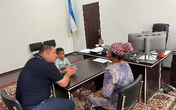 Бозорбой, прославившийся песней «1000 сумдан, акажонлар», пошел в школу