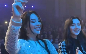 Асаль Шодиева исполнила хорезмский лазги на концерте Шохруххона