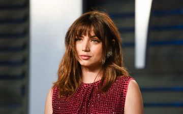 Актриса Ана де Армас начала встречаться с руководителем Tinder Полом Букадакисом