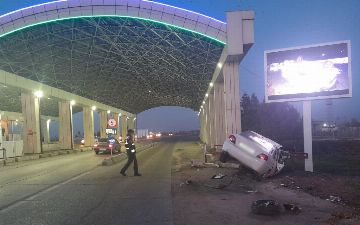  «Миссия по угону провалена»: самаркандский автопохититель врезался в обочину блокпоста