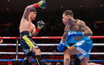 Боксер Бектемир Меликузиев впервые потерпел поражение на профессиональном ринге