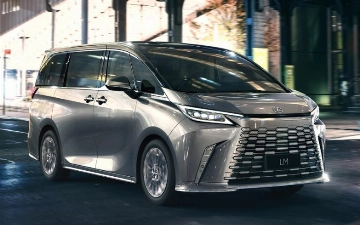 Lexus официально презентовал минивэн LM