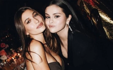 «Ей желают смерти»: Селена Гомес встала на защиту Хейли Бибер