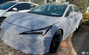 В сети появились фото нового авто Huawei