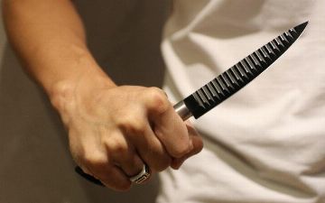 На сотрудника хокимията Уртачирчикского района напали с ножом 
