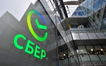 Сбербанк остановил все валютные переводы за рубеж