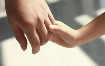 Власти Ташкента призвали родителей уделять своим детям «хотя бы 10 минут в день»