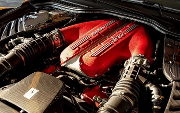 Ferrari не собирается отказываться от V12