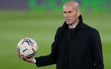 Зидан может возглавить «ПСЖ» этим летом 