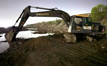 В Ташобласти незаконно добывали песок и гравий: ущерб составил 4,3 млрд сумов