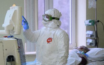 Намеренно заболеть омикроном, чтобы приобрести антитела очень опасно — рассказываем, почему