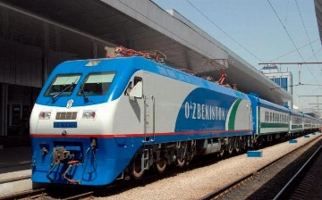 Из-за жары в Узбекистане снизили скорость движения поездов