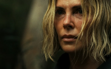 Netflix показал тизер триллера Apex с Шарлиз Терон