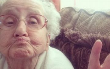 Женщина дожила до 100 лет благодаря каждодневному бокалу вина