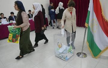 Центризбирком Таджикистана зарегистрировал пятерых кандидатов в президенты 