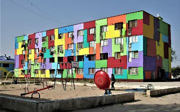 Стало известно, сколько тратится на выкрашенные в разные цвета дома в Самарканде