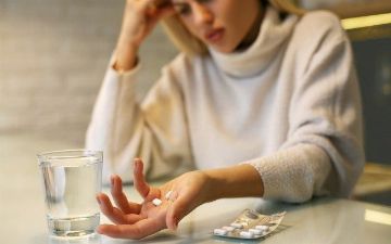 Невролог заявил, что анальгетики могут провоцировать головную боль