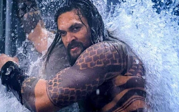 Звезда «Аквамена» стал бездомным