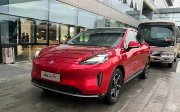 GAC выпустил аналог Tesla Model X