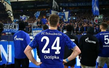 Болельщики «Шальке» атаковали игроков (видео)