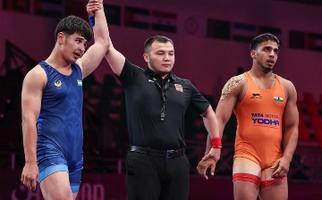 Узбекские борцы завоевали еще пять медалей на юношеском ЧА