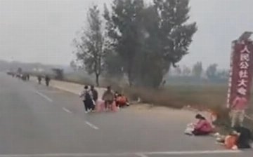 Сотрудники крупнейшего завода по производству IPhone в Китае  устроили массовый побег — видео