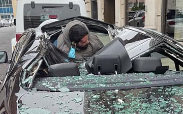 Мужчина прыгнул с девятого этажа, приземлился на BMW и выжил