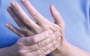 Переболевшие коронавирусом жалуются на онемение конечностей