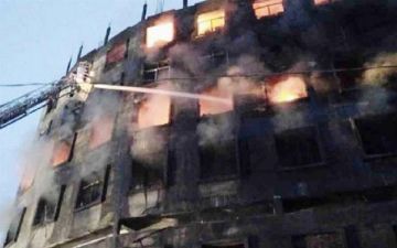 В Бангладеш произошел крупный пожар на заводе: погибли 53 человека