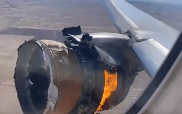 Двигатель пассажирского Boeing 777 загорелся во время полета