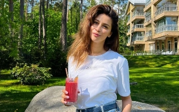 Актриса Равшана Куркова стала мамой во второй раз