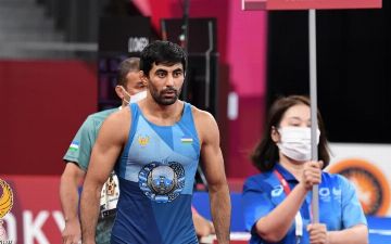 Вольный борец Бекзод Абдурахманов поборется за бронзу Токио-2020