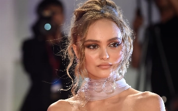 Кто из знаменитостей родился 27 мая