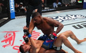 Нурсултан Рузибоев проиграл Хоакину Бакли в рамках UFC Fight Night