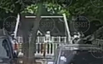 В Москве узбекистанка пыталась похитить ребенка на глазах у матери — видео