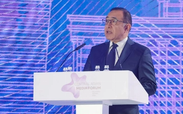 «Мы можем развиваться, обогащая друг друга». Глава АИМК выступил на медиафоруме в Астане и затронул тему активности молодежи в соцсетях