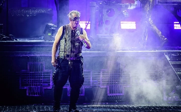 Прокуратура Берлина начала уголовное расследование против лидера Rammstein Тилля Линдеманна