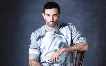 Экс-директора Givenchy Риккардо Тиши обвиняют в сексуализированном насилии