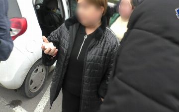 В столице женщина требовала деньги за молчание