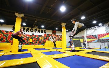 «Прыгай на батуте и худей» или о том, чем полезен джампинг