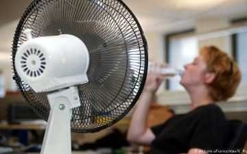 Как и что лучше пить в жару: объясняем, почему вы могли делать это неправильно